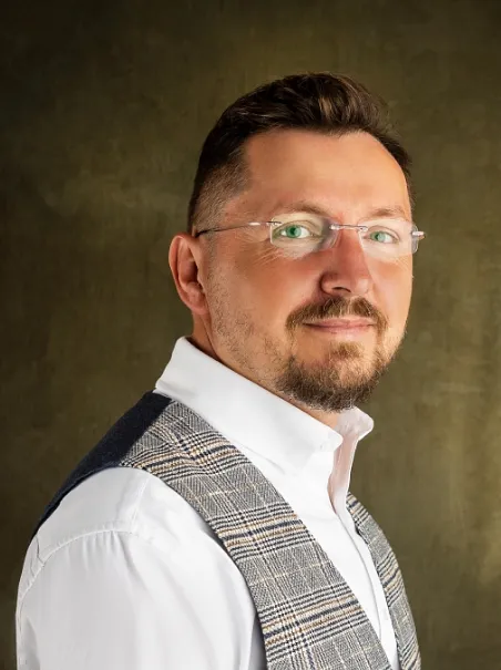 mgr Grzegorz Firek